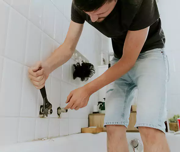 Affordable Bathtub Faucet Replacement in Woodmere: Choose Experienced Local Technicians